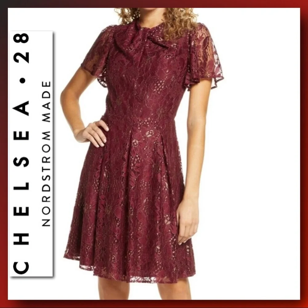 Chelsea28 Red Velvet/Burgundy Metallic Floral Lace Fit & Flare Dress
Size XXS - Picture 1 of 14